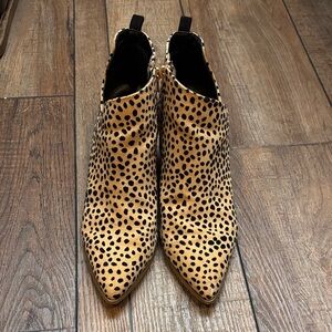 Qupid Womenโs 8 Spotted Tan Nava Ankle Booties